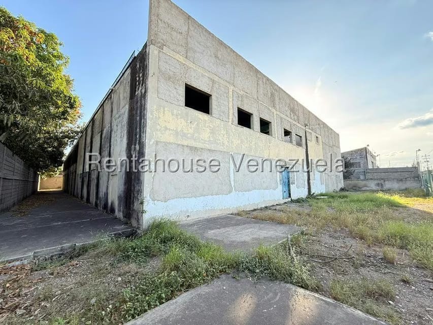 Comercial (Galpon - Deposito) en Venta en Zona Oeste, Lara - 2