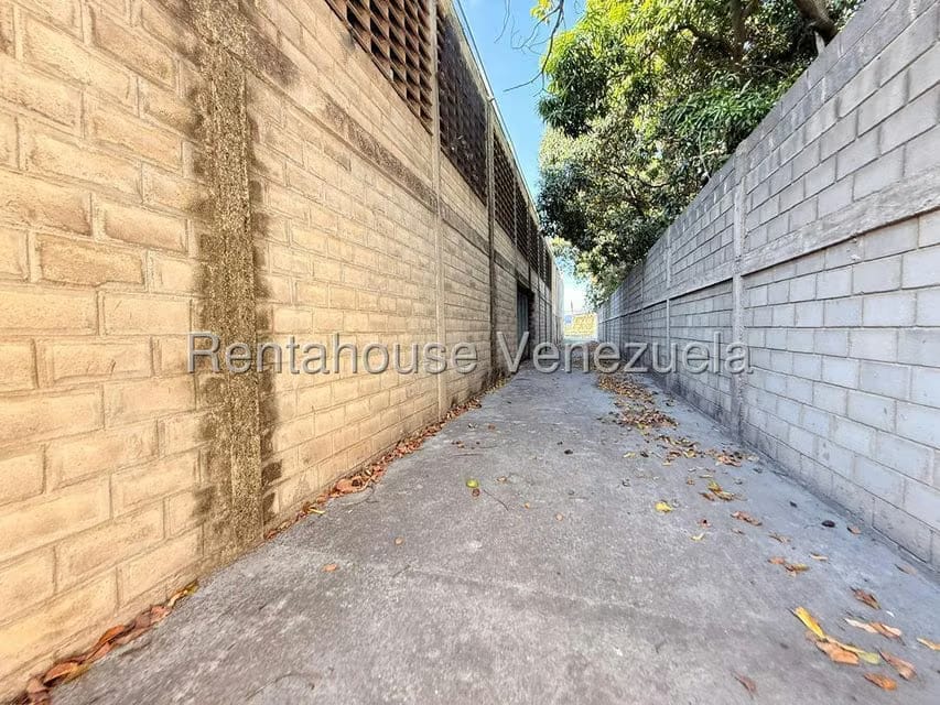 Comercial (Galpon - Deposito) en Venta en Zona Oeste, Lara - 12