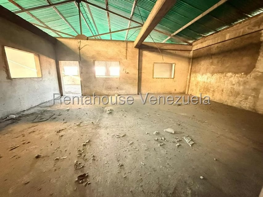 Comercial (Galpon - Deposito) en Venta en Zona Oeste, Lara - 17
