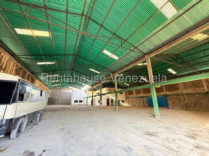 Comercial (Galpon - Deposito) en Venta en Zona Oeste, Lara - 5