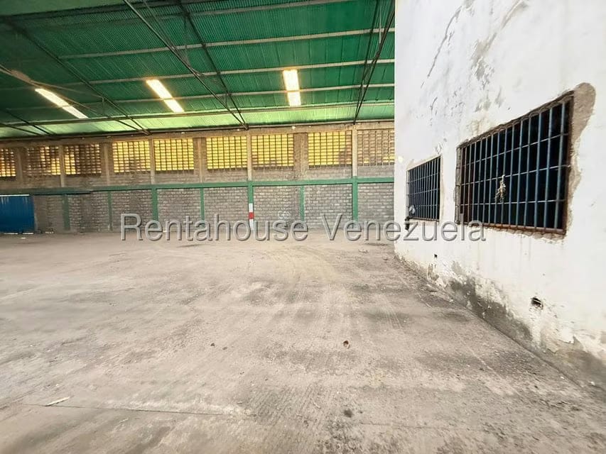 Comercial (Galpon - Deposito) en Venta en Zona Oeste, Lara - 8