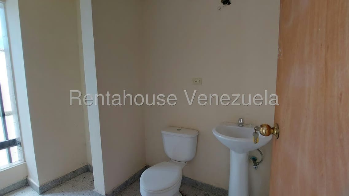 Comercial (Oficina) en Alquiler en Las Acacias, Carabobo - 11