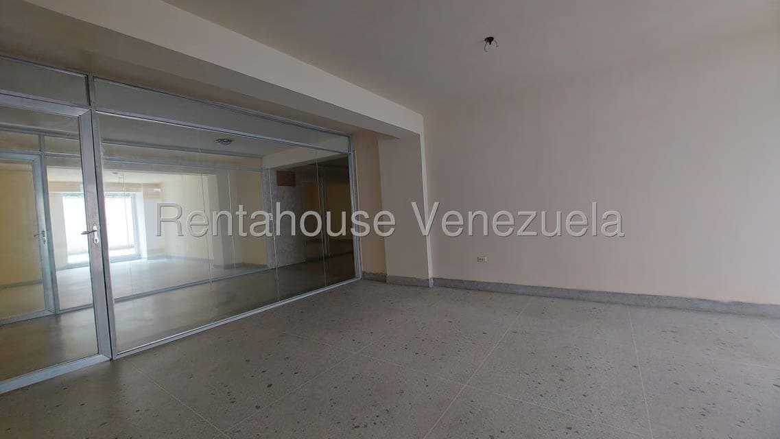 Comercial (Oficina) en Alquiler en Las Acacias, Carabobo - 12