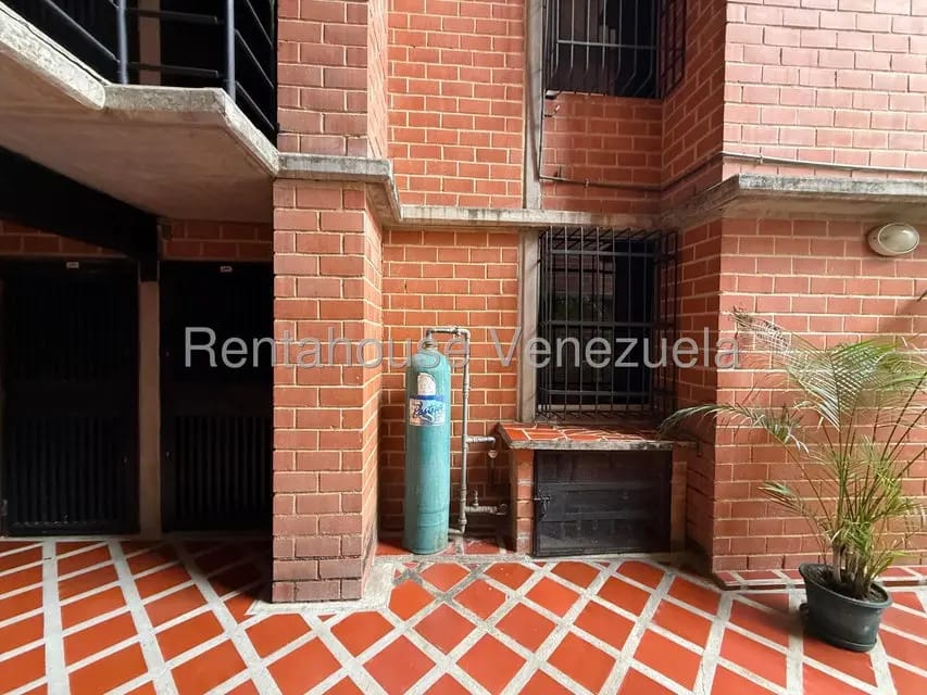 Apartamento (Planta Baja) en Alquiler en Nueva Casarapa, Miranda - 2