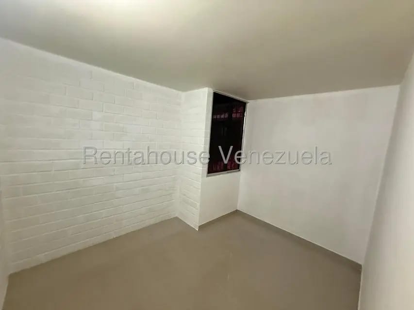Apartamento (Planta Baja) en Alquiler en Nueva Casarapa, Miranda - 10