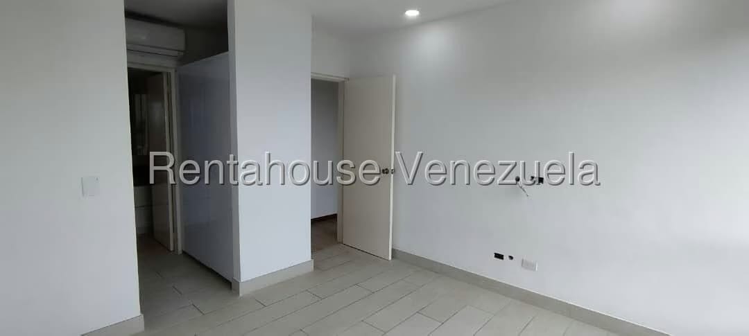 Apartamento (1 Nivel) en Venta en La Lagunita Country Club, Distrito Metropolitano - 32