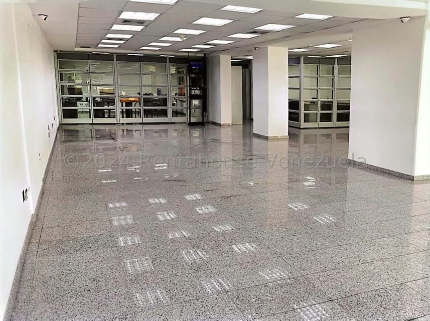 Comercial (Local Comercial) en Venta en El Rosal, Distrito Metropolitano - 3