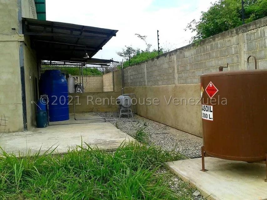 Comercial (Galpon - Deposito) en Venta en Parroquia Tamaca, Lara - 3