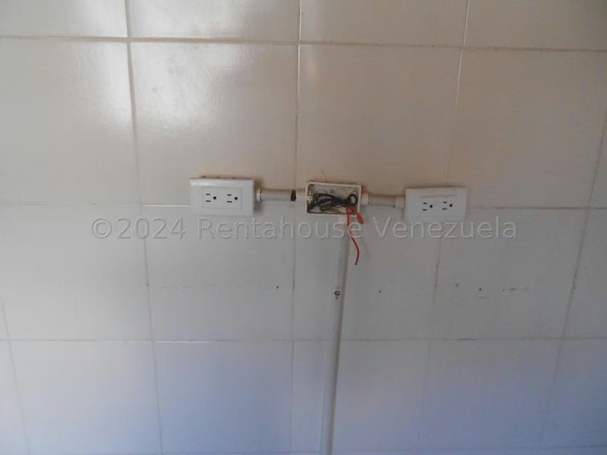Comercial (Local Comercial) en Alquiler en El Hatillo, Distrito Metropolitano - 14