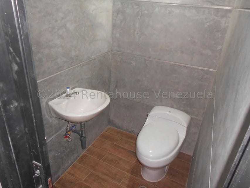 Comercial (Local Comercial) en Alquiler en El Hatillo, Distrito Metropolitano - 4