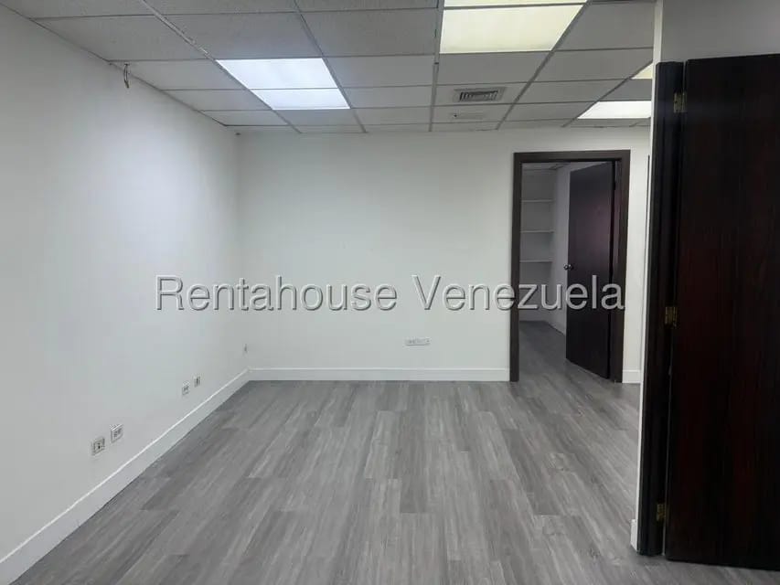 Comercial (Oficina) en Alquiler en Chacao, Distrito Metropolitano - 4