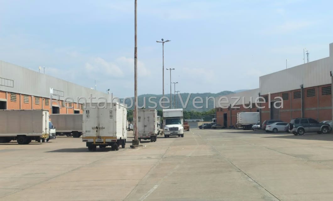 Comercial (Galpon - Deposito) en Venta en Zona Industrial, Anzoategui - 3
