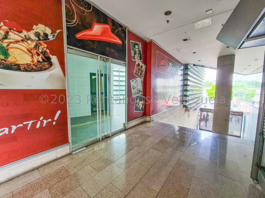 Comercial (Local Comercial) en Alquiler en Los Dos Caminos, Distrito Metropolitano - 3