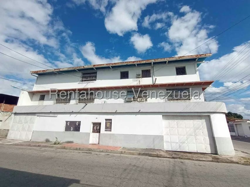 Casa (Multipes Niveles) en Venta en 23 de Enero, Aragua