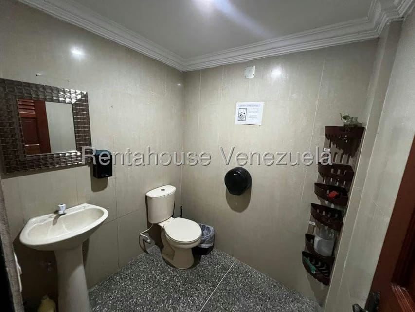 Comercial (Local Comercial) en Alquiler en Zona Este, Lara - 9