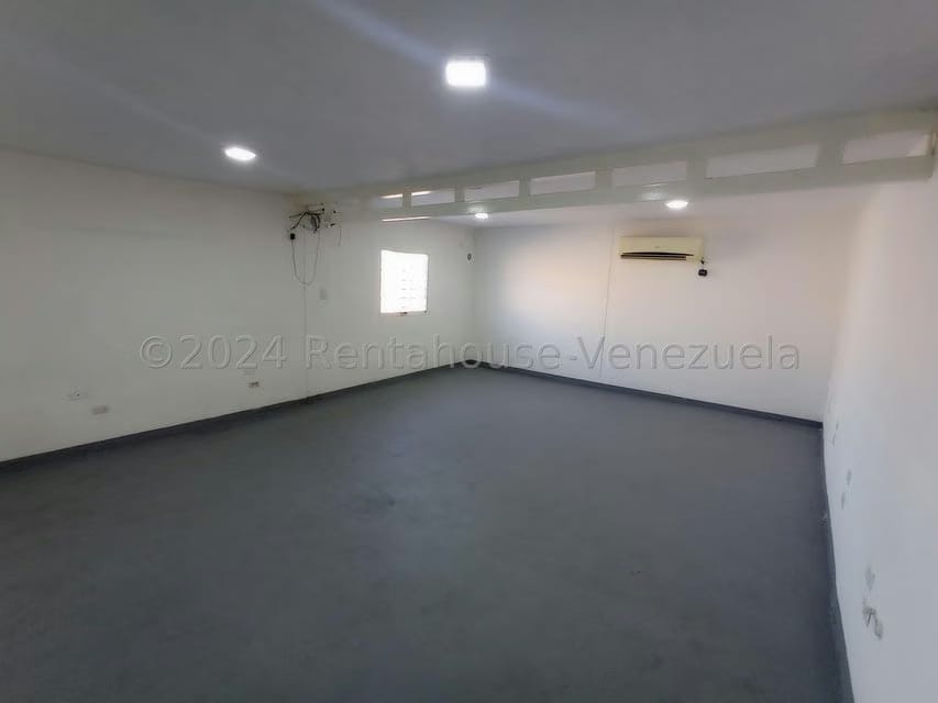 Comercial (Local Comercial) en Alquiler en Centro, Lara - 2