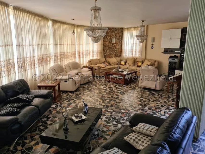 Casa (Multipes Niveles) en Venta en Colinas de Bello Monte, Distrito Metropolitano - 3