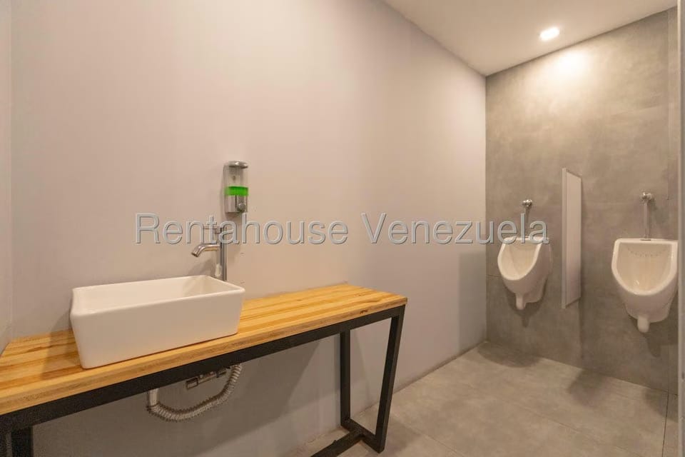 Comercial (Local Comercial) en Venta en El Hatillo, Distrito Metropolitano - 24