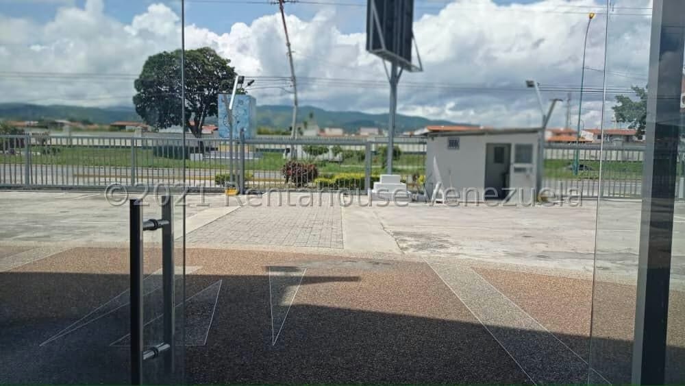 Comercial (Local Comercial) en Venta en Ave Intercomunal, Lara - 14