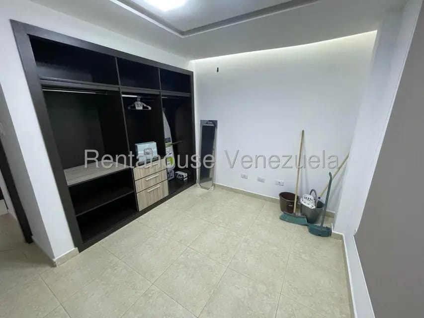 Casa (1 Nivel) en Alquiler en La N, Zulia - 12