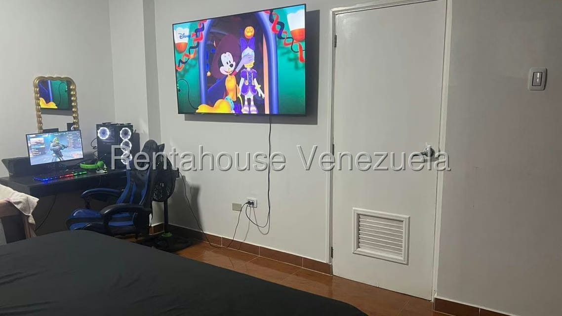 Townhouse (Multiples Niveles) en Venta en Avenida Milagro Norte, Zulia - 13