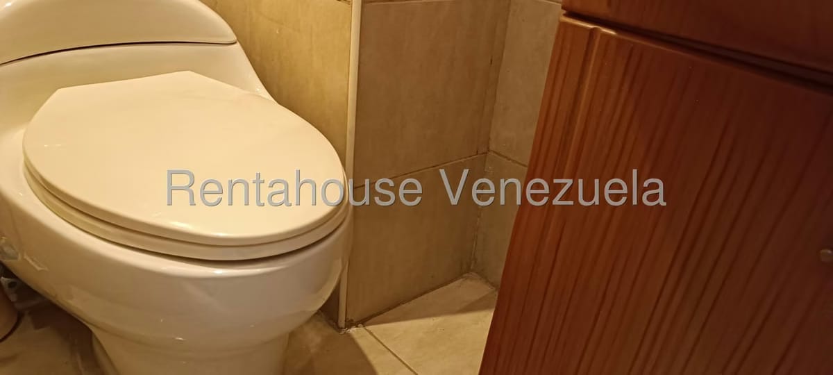 Townhouse (Multiples Niveles) en Venta en Avenida Milagro Norte, Zulia - 16