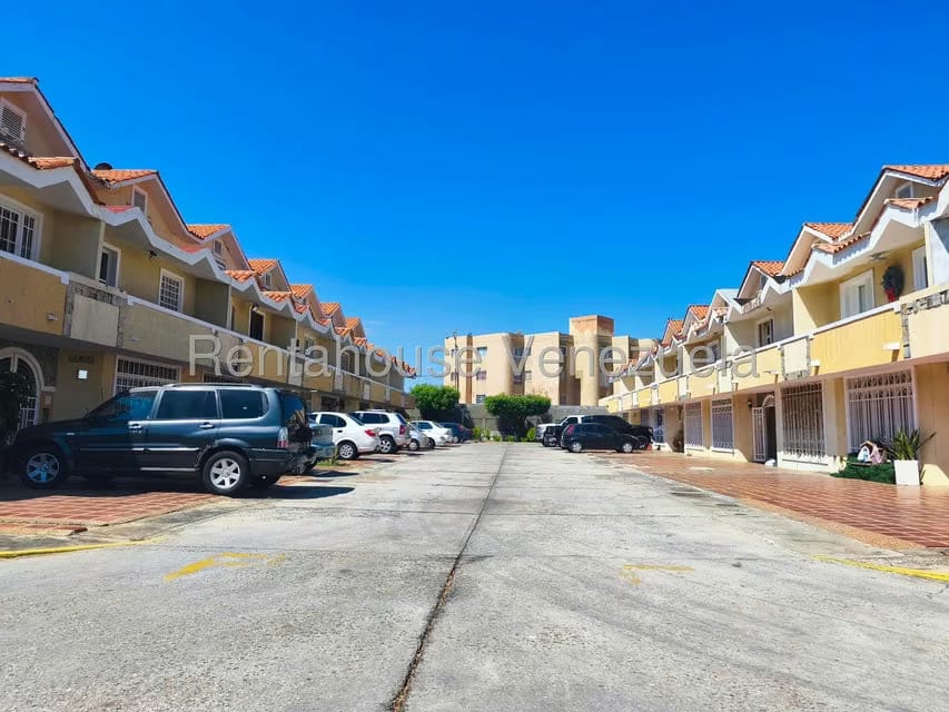 Townhouse (Multiples Niveles) en Venta en Avenida Milagro Norte, Zulia - 19