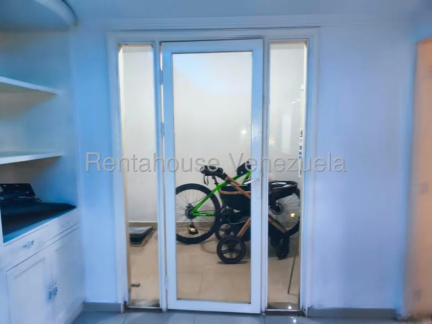 Townhouse (Multiples Niveles) en Venta en Avenida Milagro Norte, Zulia - 7