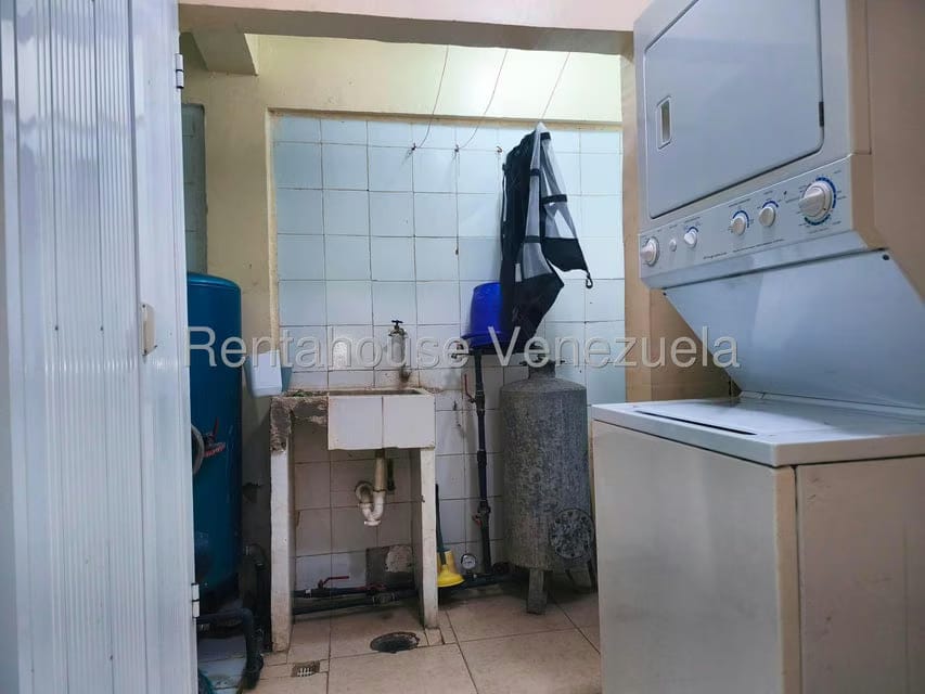 Townhouse (Multiples Niveles) en Venta en Avenida Milagro Norte, Zulia - 9