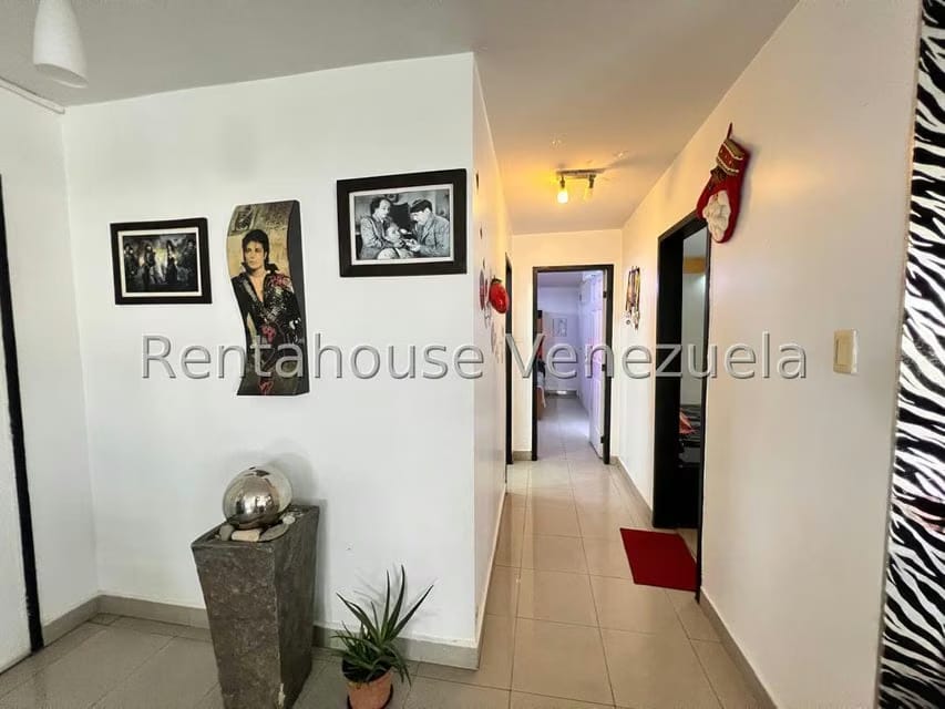 Apartamento (1 Nivel) en Venta en Los Chaguaramos, Distrito Metropolitano - 12