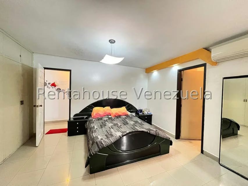 Apartamento (1 Nivel) en Venta en Los Chaguaramos, Distrito Metropolitano - 13