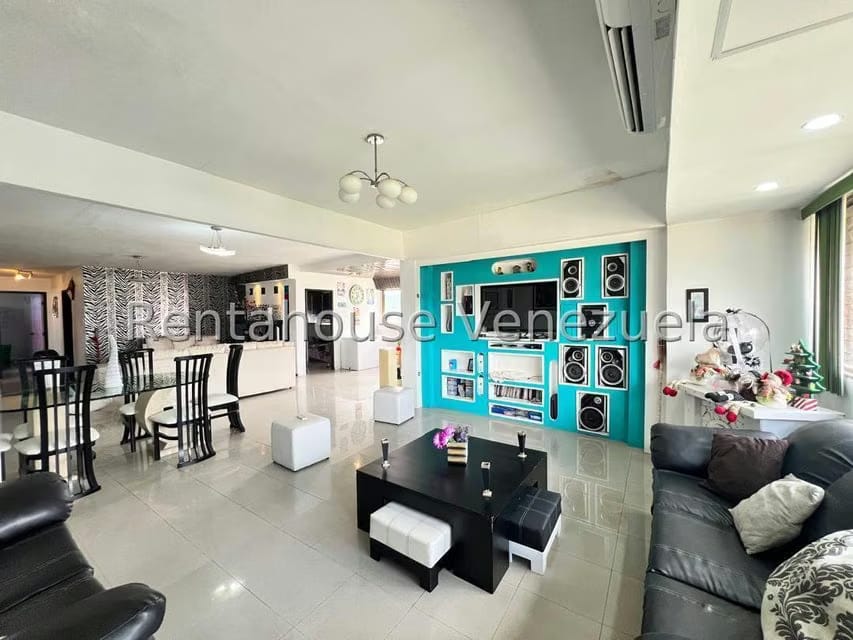 Apartamento (1 Nivel) en Venta en Los Chaguaramos, Distrito Metropolitano - 4