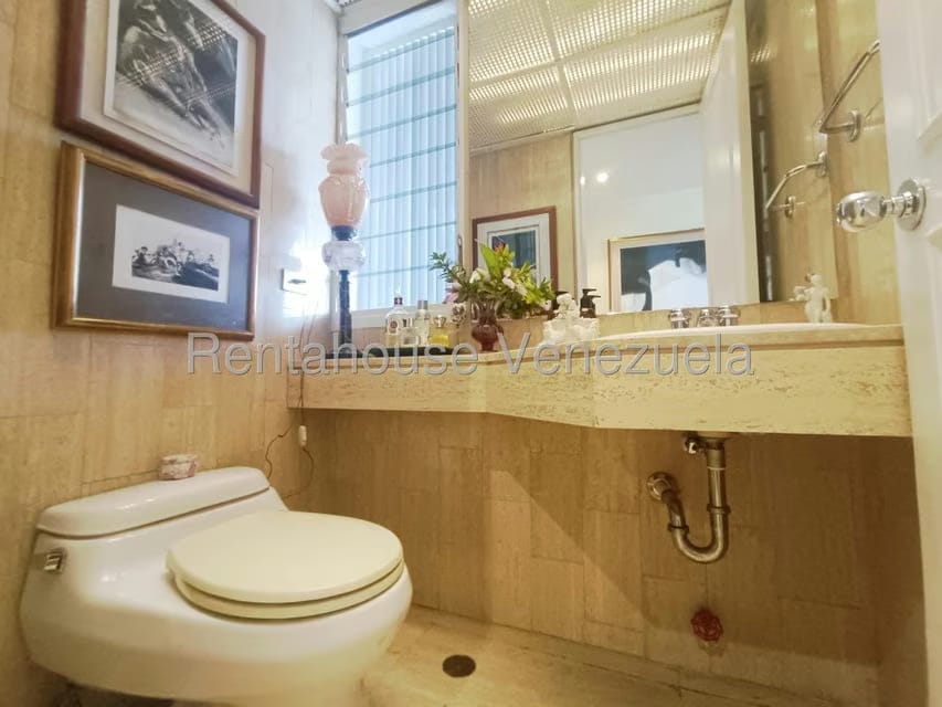 Apartamento (1 Nivel) en Venta en Country Club, Distrito Metropolitano - 28