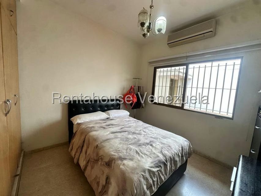 Casa (1 Nivel) en Venta en Vista Alegre, Distrito Metropolitano - 22