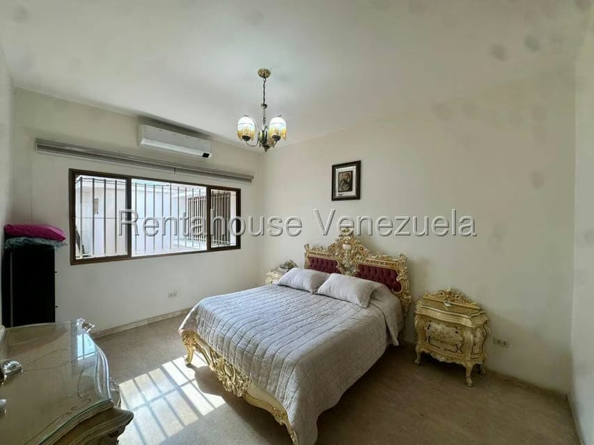 Casa (1 Nivel) en Venta en Vista Alegre, Distrito Metropolitano - 25