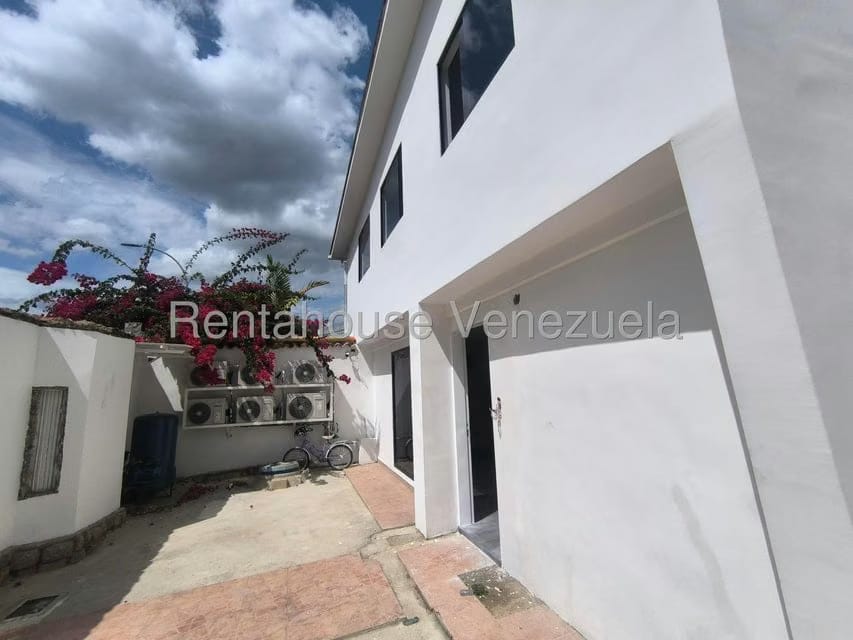 Casa (Duplex) en Venta en El Bosque, Carabobo - 2