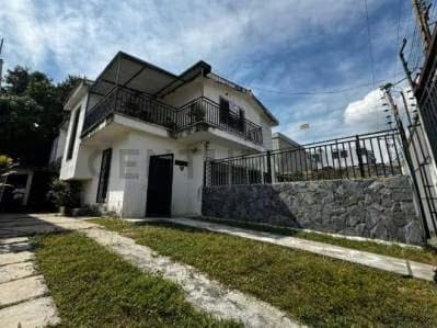 Casa con potencial comercial en la Urbanizacion Carabobo