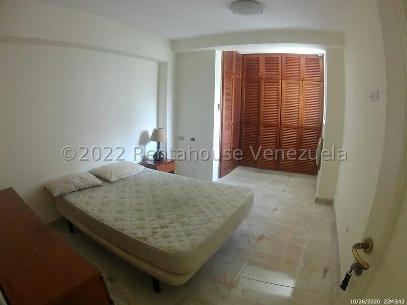 Apartamento (1 Nivel) en Venta en La Florida, Distrito Metropolitano - 30