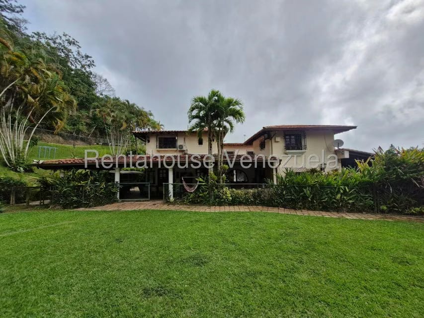 Casa (Duplex) en Venta en La Lagunita Country Club, Distrito Metropolitano