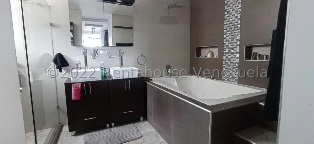 Casa (Duplex) en Venta en Los Salias, Miranda - 19