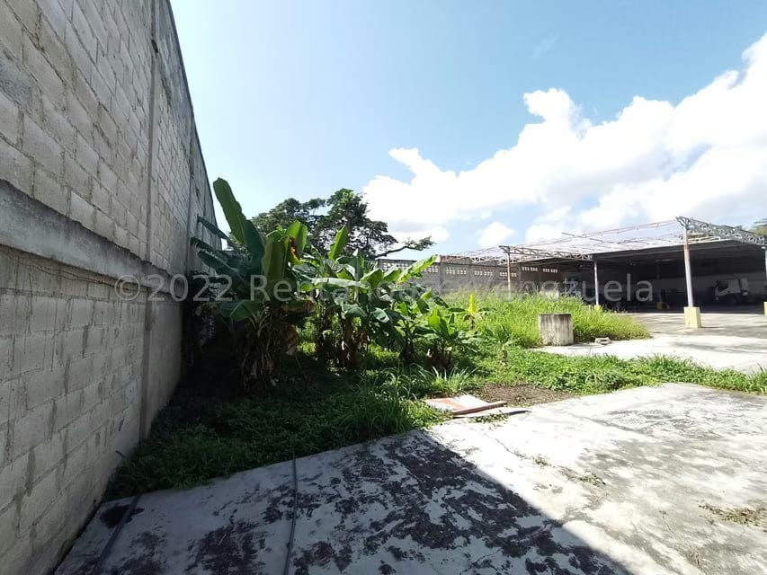 Terreno (Comercial) en Venta en Centro, Aragua - 68