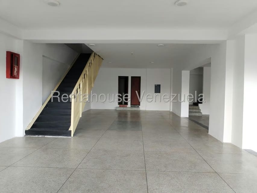 Comercial (Local Comercial) en Alquiler en Avenida Lara, Carabobo - 2