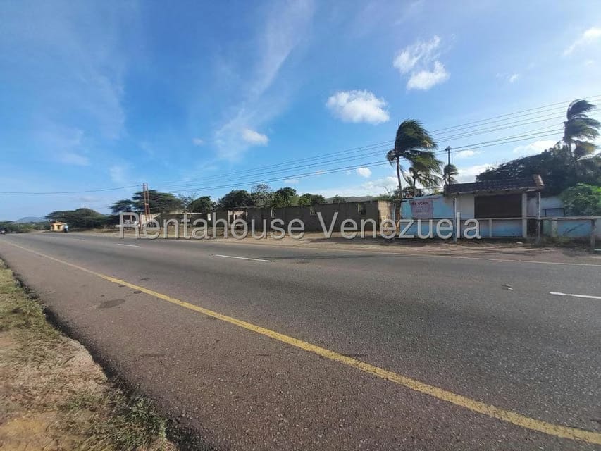 Terreno (Comercial) en Venta en Centro, Falcon - 24