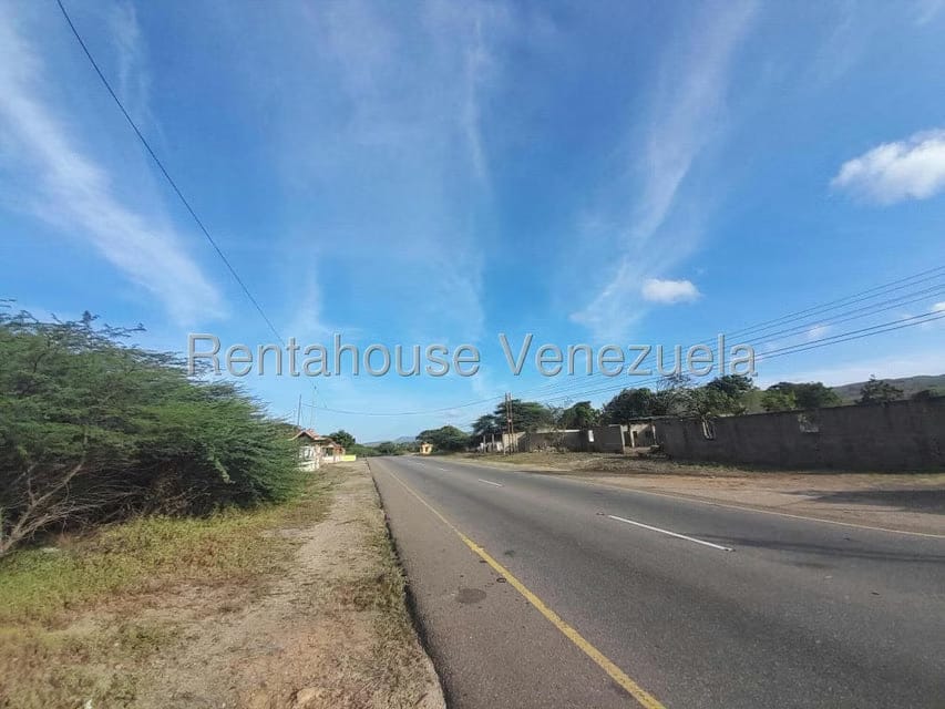 Terreno (Comercial) en Venta en Centro, Falcon - 25
