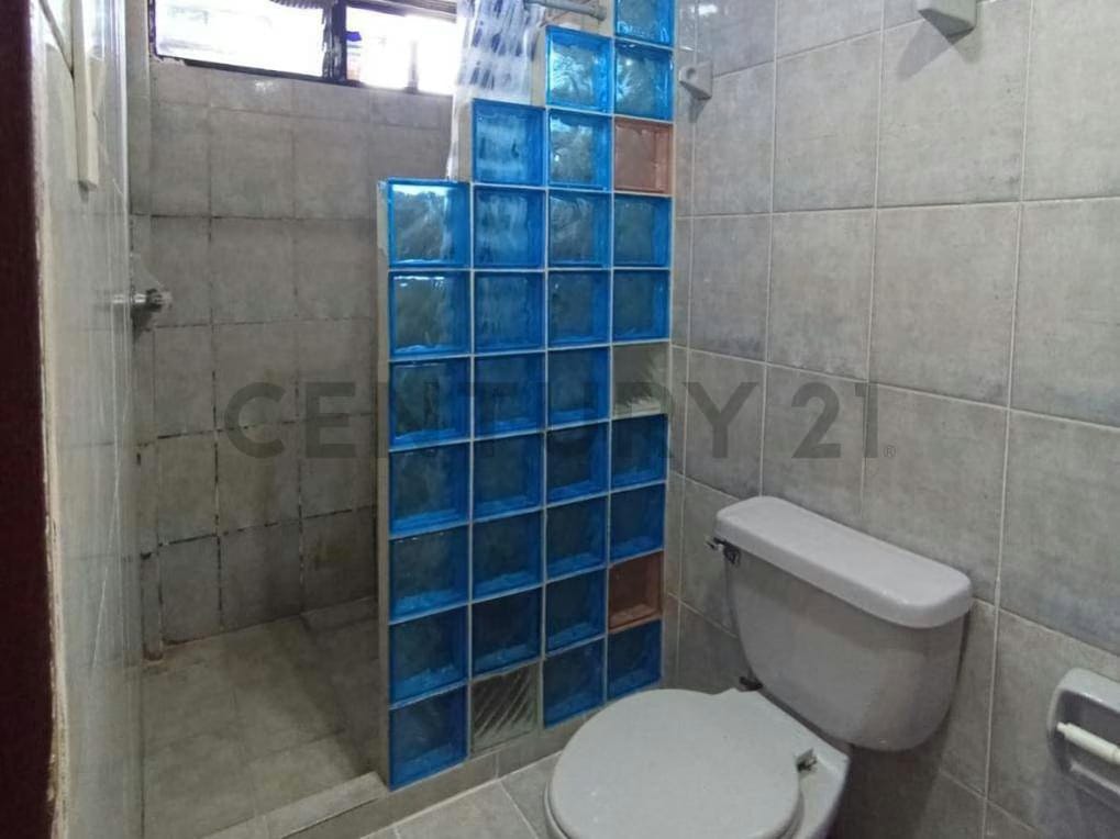 EN VENTA HERMOSO TOWNHOUSE. URBANIZACIÓN LA FLORESTA - 13