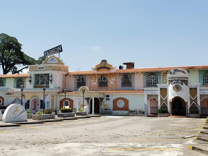 Comercial (Local Comercial) en Venta en Carretera Nacional, Aragua - 55