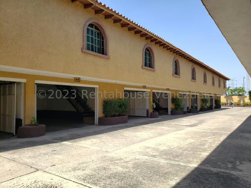 Comercial (Local Comercial) en Venta en Carretera Nacional, Aragua - 62