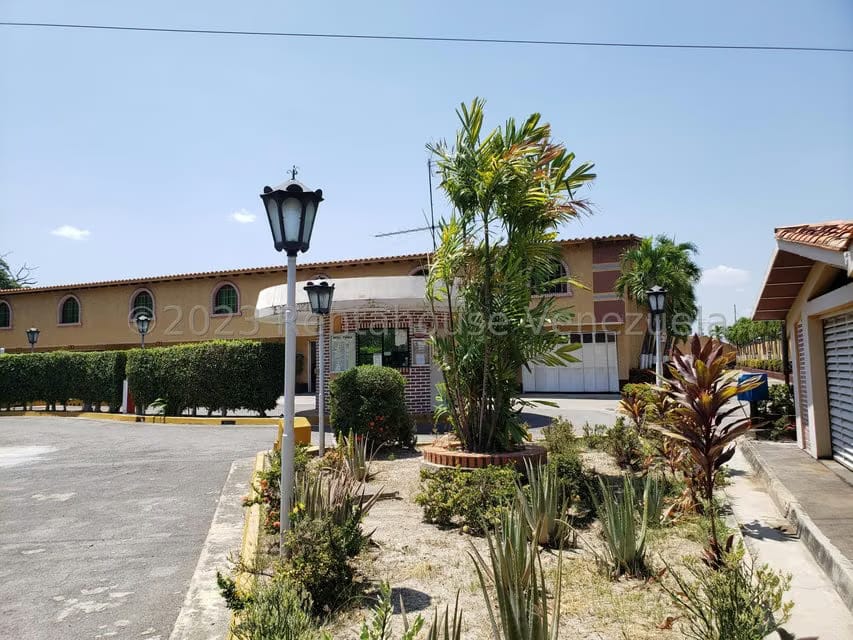 Comercial (Local Comercial) en Venta en Carretera Nacional, Aragua - 65