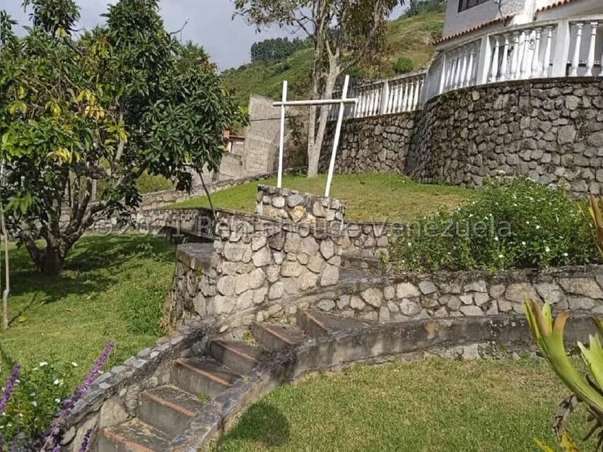Casa (Multipes Niveles) en Venta en Los Cerrillos, Trujillo - 3