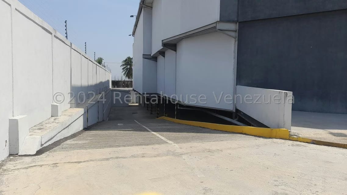 Comercial (Local Comercial) en Alquiler en Ave Intercomunal, Lara - 11